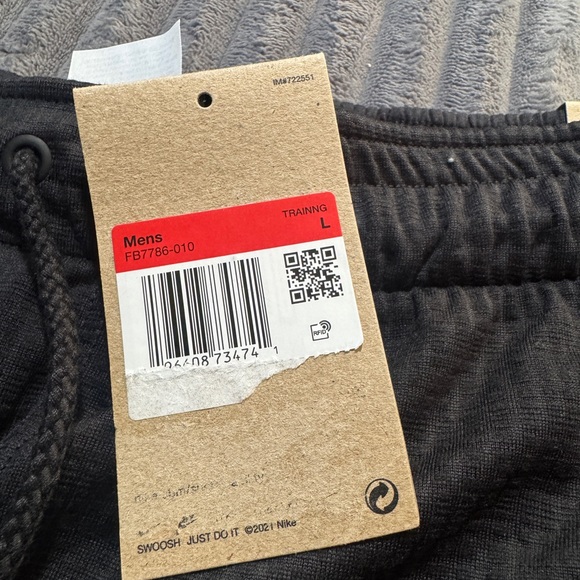 Nike Dri-FIT Athletic Shorts w pockets - Picture 5 of 6